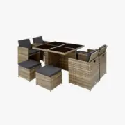 Meble ogrodowe ze stołem